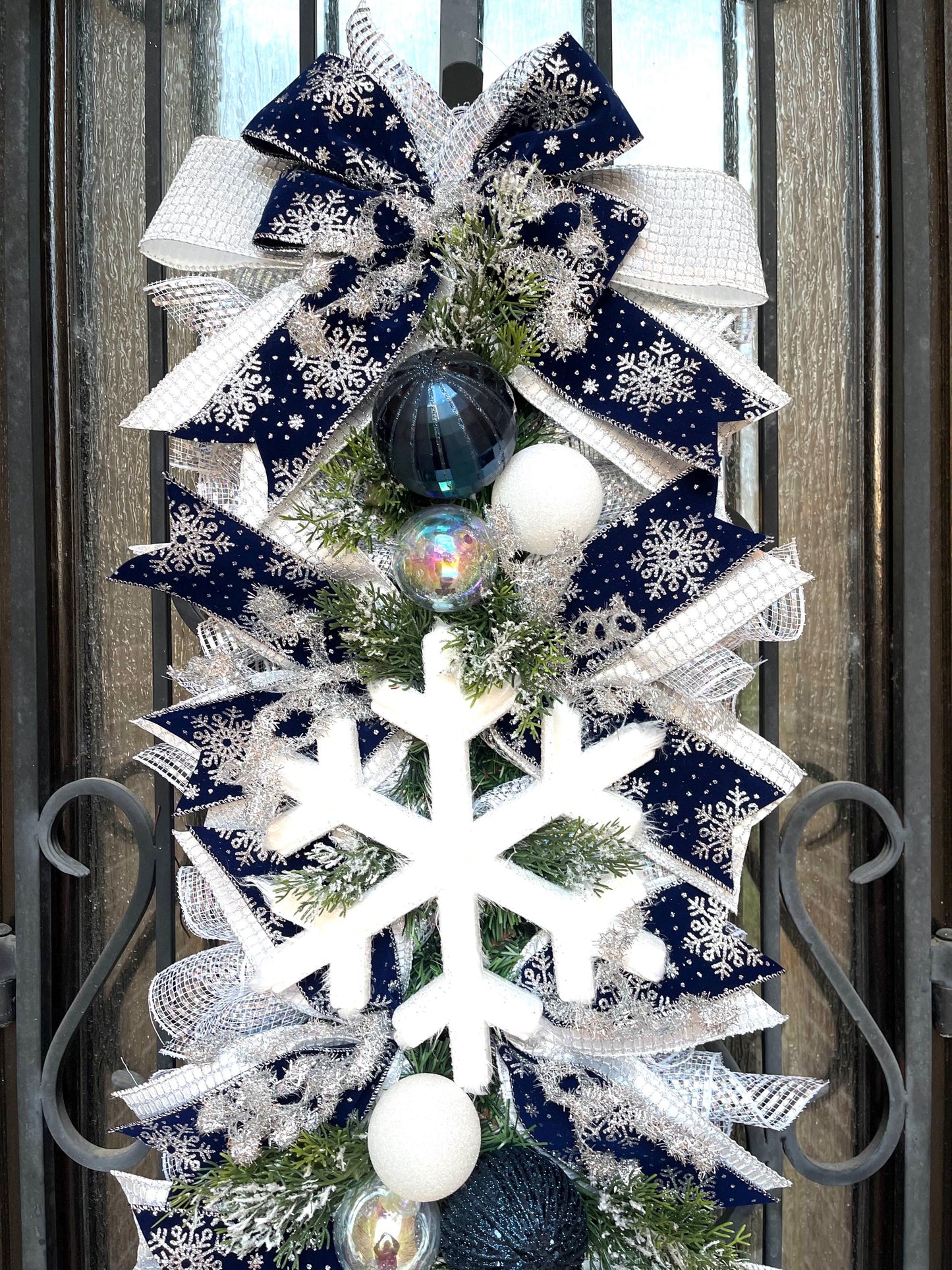 Snowflake Christmas Swag, Navy Silver Holiday Wreath