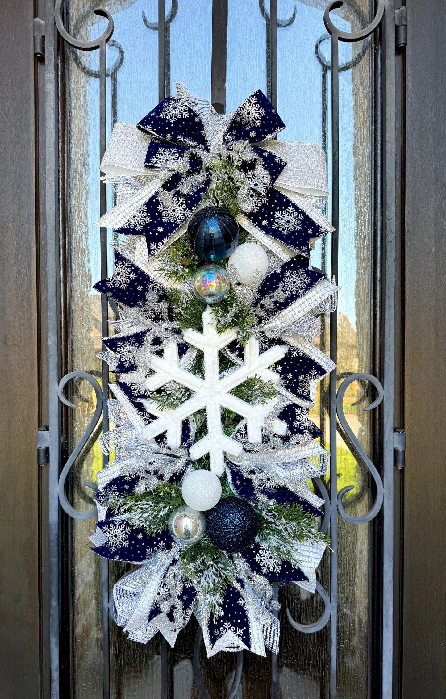 Snowflake Christmas Swag, Navy Silver Holiday Wreath