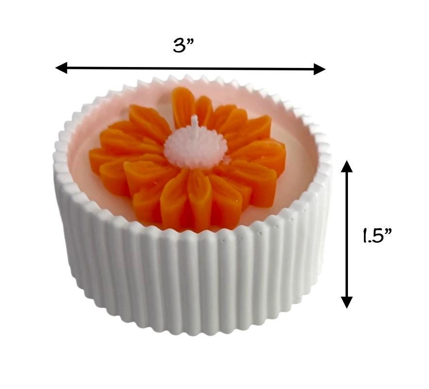 Daisy  Handmade Soy Candles, Cozy Home Decor, Holiday Decorations, Housewarming Gift, Luxury Candle
